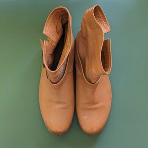 Frye Veronica Ankle Bootie